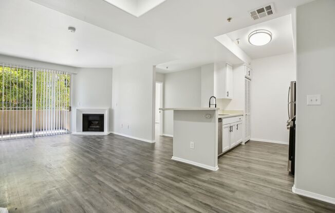 2 beds, 2 baths, 1,150 sqft, $3,698, Unit 212