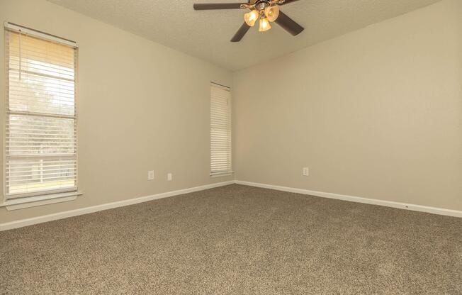 3 beds, 2 baths, 1,250 sqft, $1,275