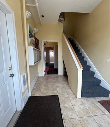 1 bed, 1 bath, $1,400, Unit 5