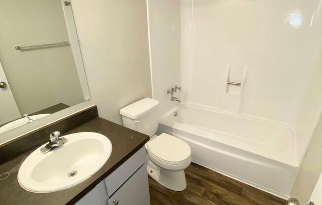 1 bed, 1 bath, 575 sqft, $944, Unit 197