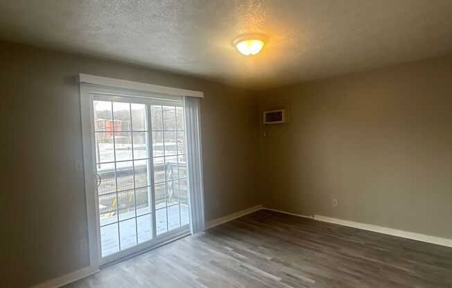 2 beds, 1 bath, 800 sqft, $899, Unit 710 C