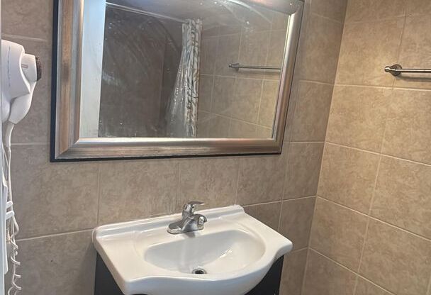 1 bed, 1 bath, 525 sqft, $1,350, Unit 212