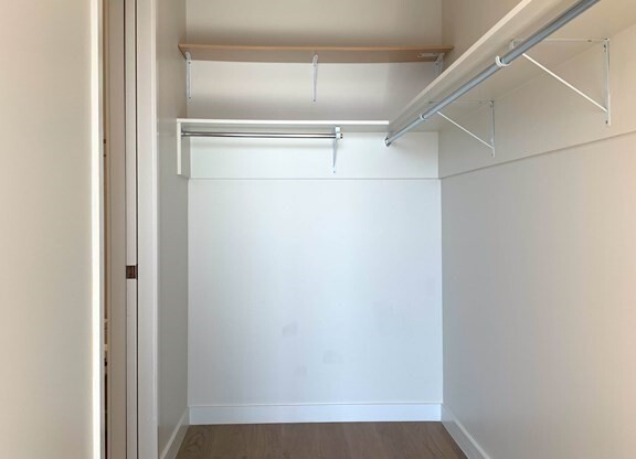 1 bed, 1 bath, 815 sqft, $5,500, Unit 27H