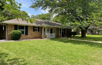 406 Hillcrest St.