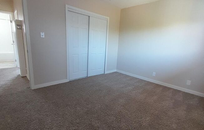 2 beds, 1 bath, $2,195, Unit 67