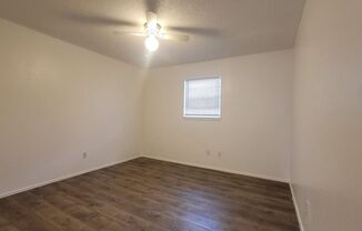 3 beds, 1.5 baths, 1,082 sqft, $800, Unit A