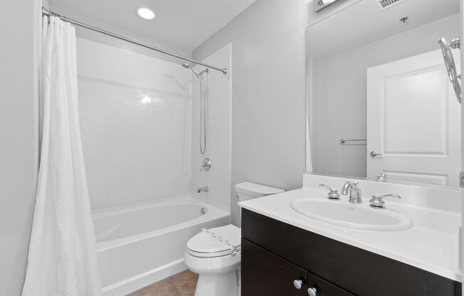 3 beds, 3.5 baths, $3,200, Unit UNIT 1819