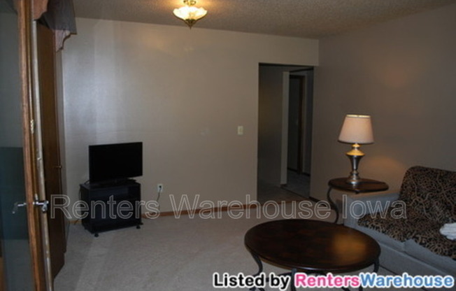 1326 ROSE AVE