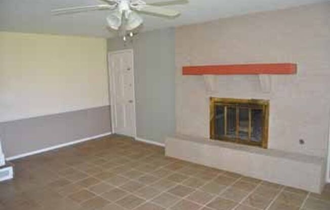 2 beds, 2.5 baths, $995