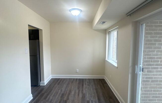 2 beds, 2 baths, 1,000 sqft, $2,250, Unit 14200 #303
