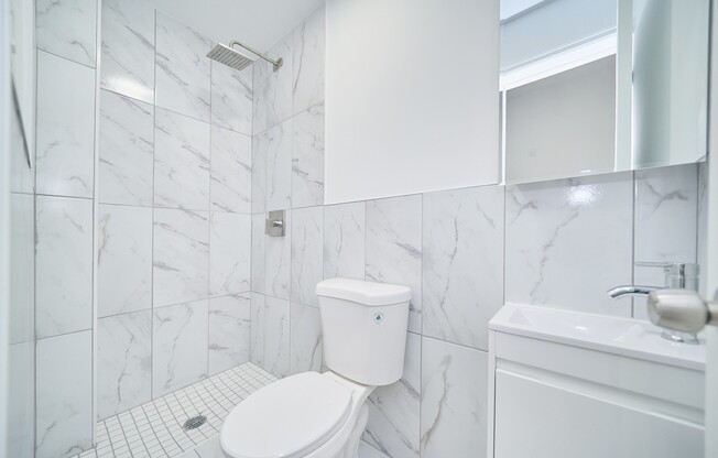 2 beds, 2 baths, $3,700, Unit 0G