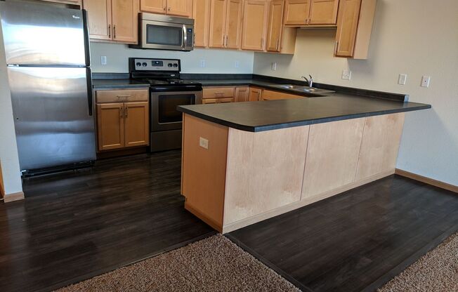 1 bed, 1 bath, 718 sqft, $985, Unit 627-307