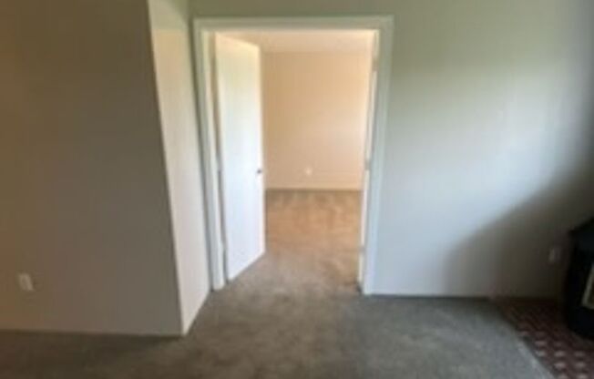 2 beds, 2 baths, 856 sqft, $869, Unit 2827-1806