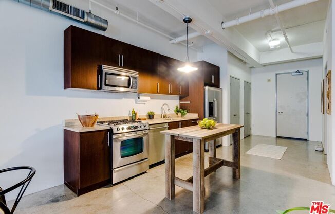 1 bed, 1 bath, 1,200 sqft, $3,200, Unit 610