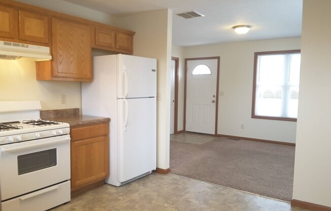 $100 OFF FIRST MONTH RENT - 2 Bedroom Duplex in Nappanee!