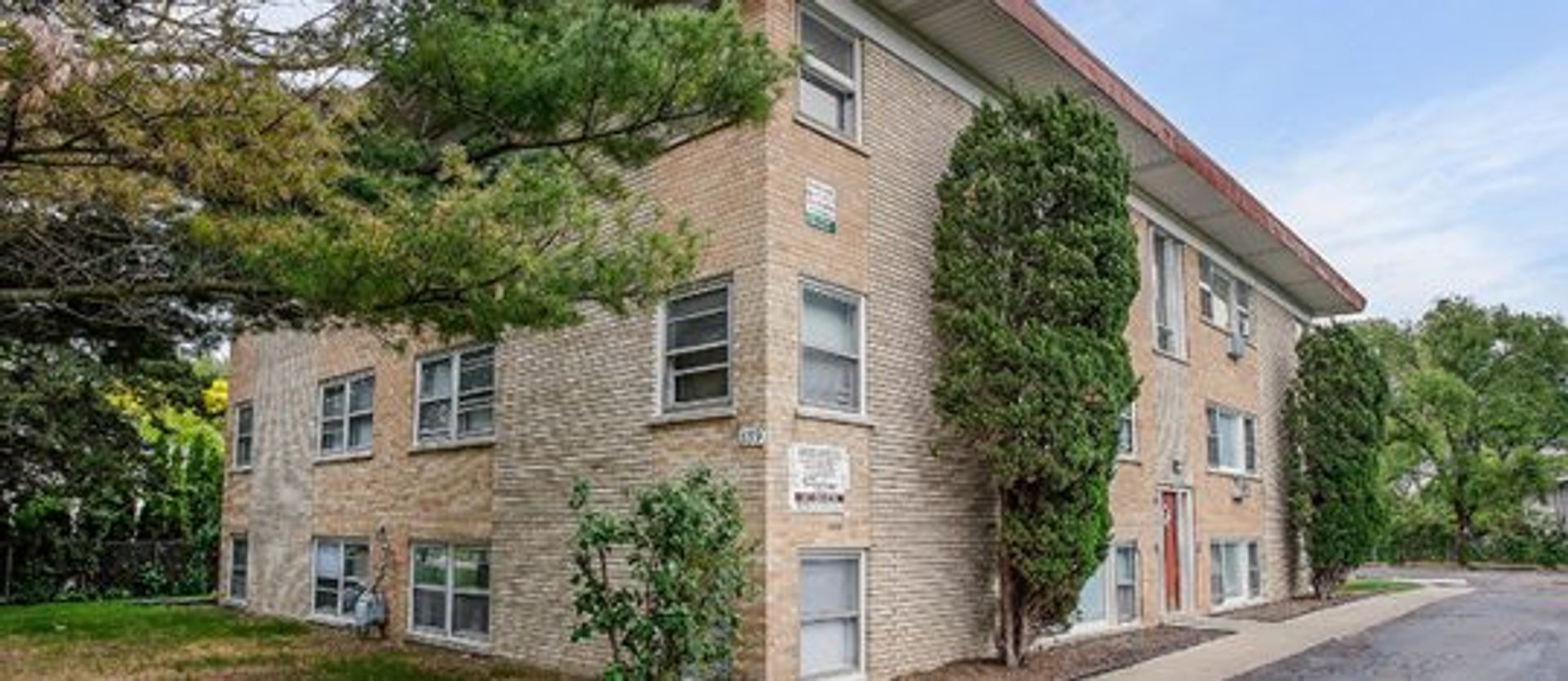 331/339 Fullerton Ave