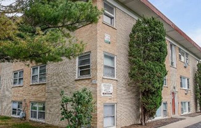 331/339 Fullerton Ave