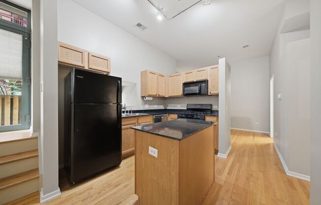 2 beds, 2 baths, $3,100, Unit 506