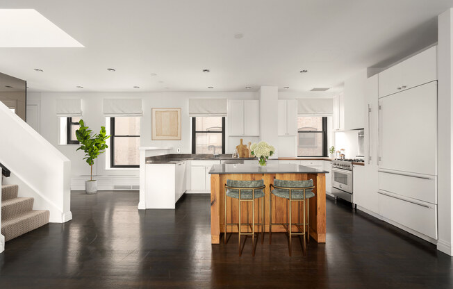 104 W 70 ST