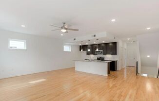 3 beds, 2.5 baths, $2,395, Unit B