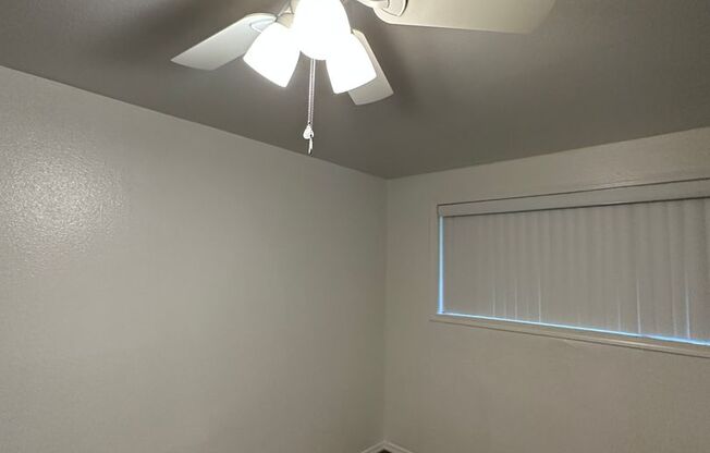 Beautiful and cozy updated one bedroom apartment in Downtown Renton.