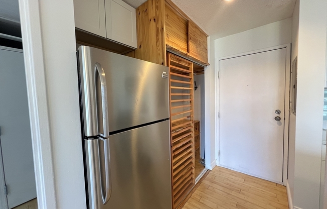 1 bed, 1 bath, 613 sqft, $2,350, Unit 410
