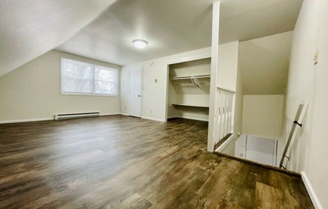 1 bed, 1 bath, $795, Unit 1 - Front Unit