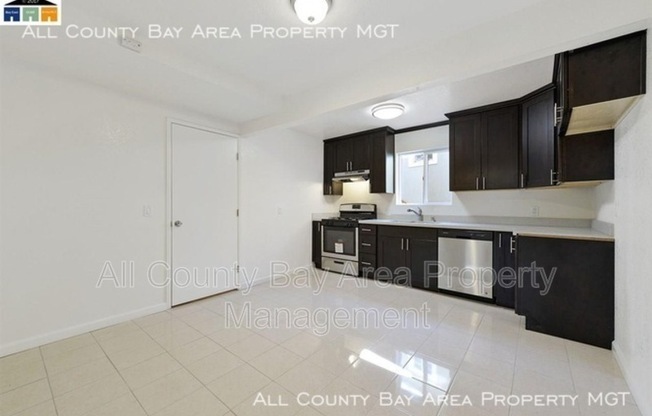2462 TAYLOR AVE