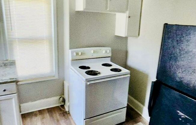 2 beds, 1 bath, 800 sqft, $1,050, Unit Unit B