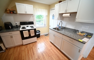 28 ACADEMY HL RD