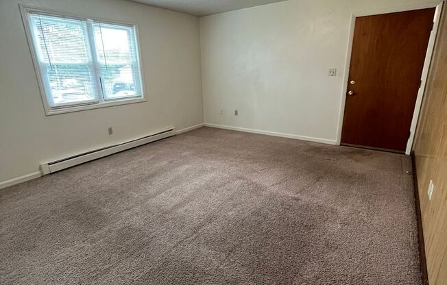 2 beds, 1 bath, 903 sqft, $1,170, Unit K-7