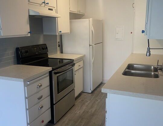 1 bed, 1.5 baths, 712 sqft, $2,333, Unit A312