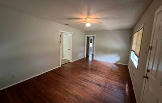 2 beds, 1 bath, $1,250