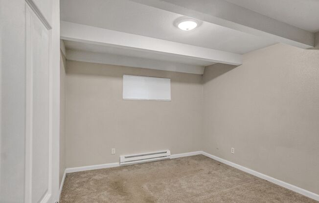 2 beds, 1 bath, 690 sqft, $1,780, Unit 4809-B