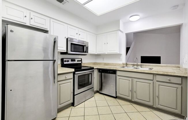 2 beds, 2.5 baths, $1,450