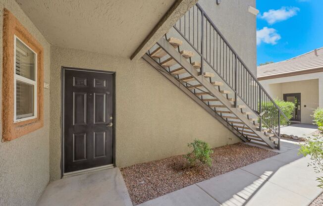Cute 1 bedroom Silverado Ranch condo