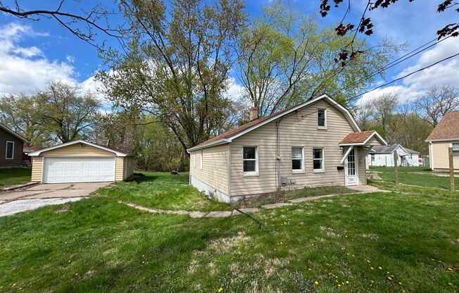 3 bedroom 1 bath house in East Moline