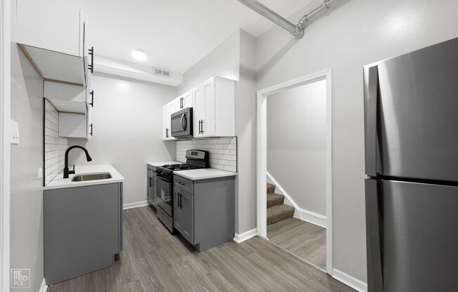 5948 W Superior