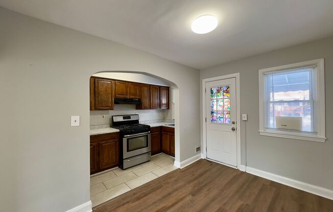 Charming 2 Bedroom/2 Bathroom Townhome in Joseph Lee Neighborhood, Baltimore, MD!