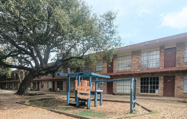 Charming Apartments, All Bills Paid!