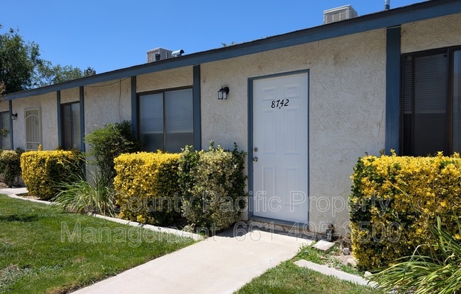 8742 E UNIVERSITY 6