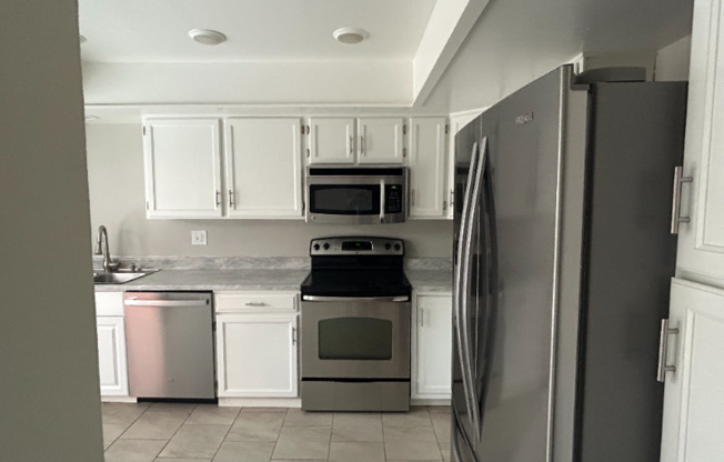 472 W ROCKRIMMON BLVD