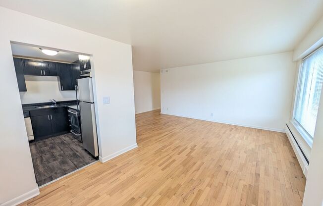 2 beds, 1 bath, 876 sqft, $2,425, Unit 504