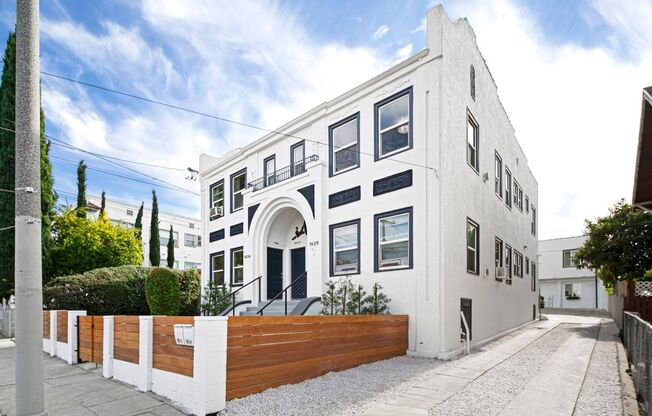 1926 Santa Ynez St
