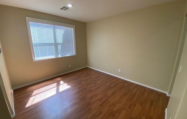 Beautiful 6 bed/3 bath home located in the SW area of Las Vegas