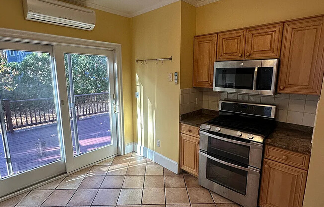 28 MONTFERN AVE