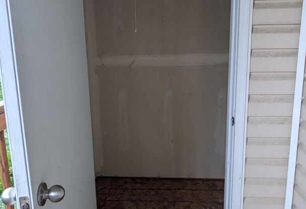 2 beds, 2 baths, 994 sqft, $1,425, Unit E301