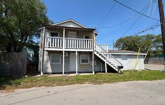 Cute 1 bedroom 1 bath duplex