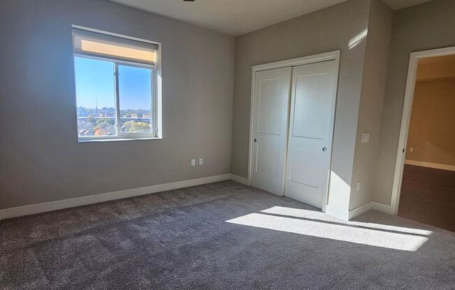 2 beds, 2 baths, 1,062 sqft, $2,100, Unit 708