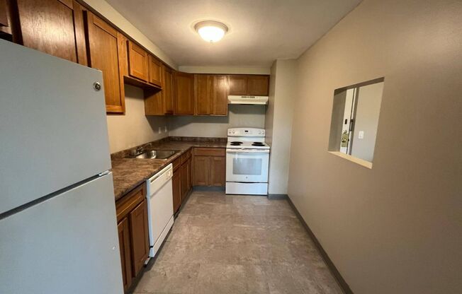 2 beds, 1 bath, $1,200, Unit 305